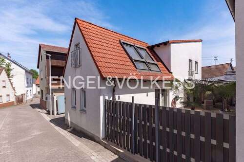 Foto - Haus zum Kaufen in Ludwigshafen am Rhein 589.000,00 € 209 m²