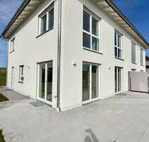 Haus zum Mieten in Welden 1.990,00 € 141.61 m²
