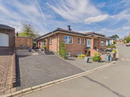 Foto - Haus zum Kaufen in Esch 499.000,00 € 298 m²