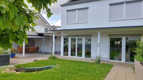 Foto - Haus zum Kaufen in Hügelsheim 650.000,00 € 330 m²