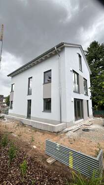 Foto - Haus zum Kaufen in Ginsheim-Gustavsburg 1.050.000,00 € 187 m²