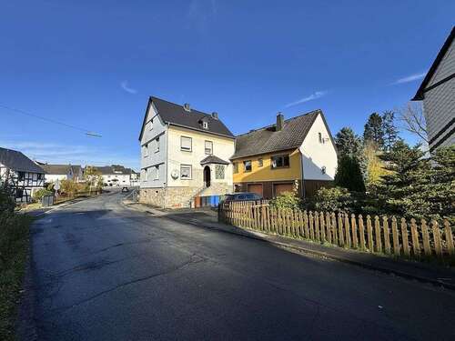 Foto - Haus zum Kaufen in Dierdorf 270.000,00 € 250 m²