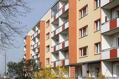 Foto - Wohnung zum Mieten in Halle (Saale) 364,56 € 60.76 m²