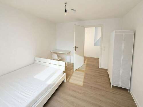 Foto - WG-Zimmer in Stuttgart 495,00 € 12 m²