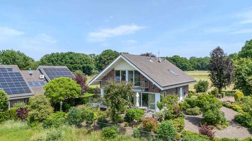 Foto - Haus zum Kaufen in Elten-Emmerich 729.000,00 € 200 m²