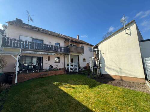 Foto - Haus zum Kaufen in Oberhausen-Rheinhausen 499.000,00 € 199.2 m²