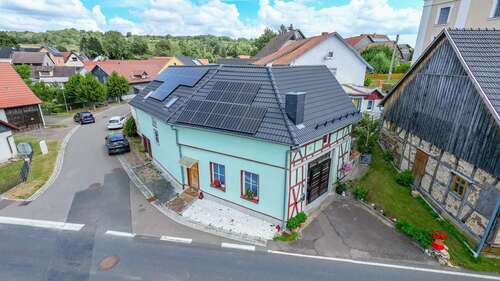 Foto - Haus zum Kaufen in Straufhain 105.000,00 € 133 m²