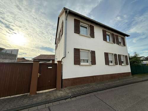 Foto - Haus zum Kaufen in Hördt 365.000,00 € 159 m²