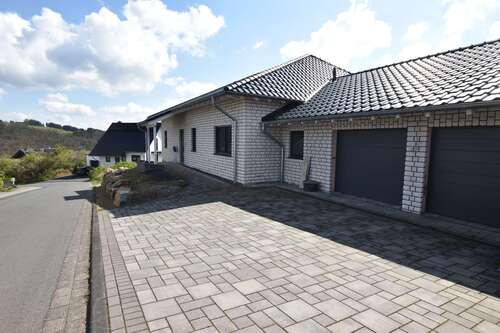Foto - Haus zum Mieten in Hellenthal 1.600,00 € 162 m²