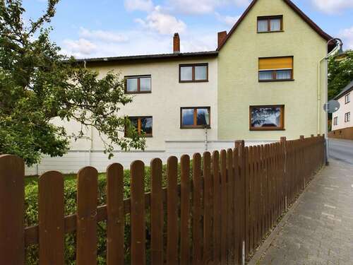 Foto - Haus zum Kaufen in Usingen 350.000,00 € 240 m²