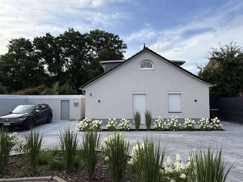 Foto - Haus zum Kaufen in Isernhagen 1.769.000,00 € 295 m²