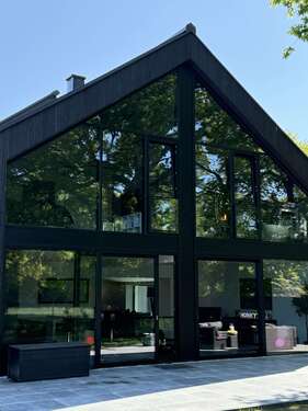 Foto - Haus zum Kaufen in Isernhagen 1.769.000,00 € 295 m²