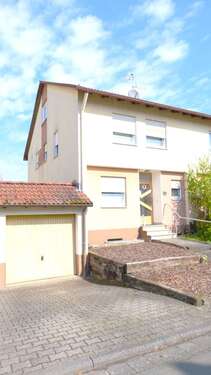 Foto - Haus zum Kaufen in Solms 239.500,00 € 103 m²