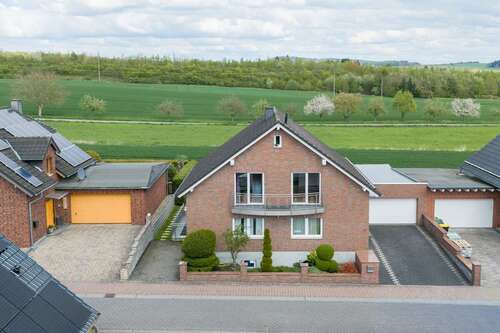 Foto - Haus zum Kaufen in Großholbach 480.000,00 € 163 m²