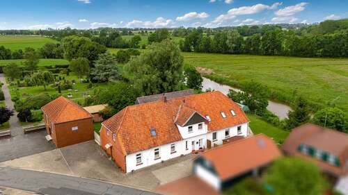 Foto - Haus zum Kaufen in Neuhaus (Oste) 338.000,00 € 460 m²