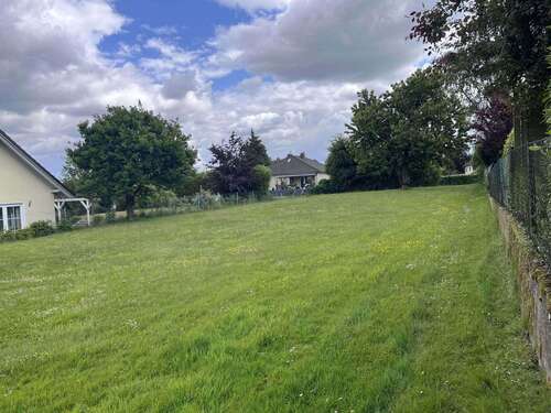 Foto - Grundstück zu verkaufen in Hennef 325.000,00 € 858 m²
