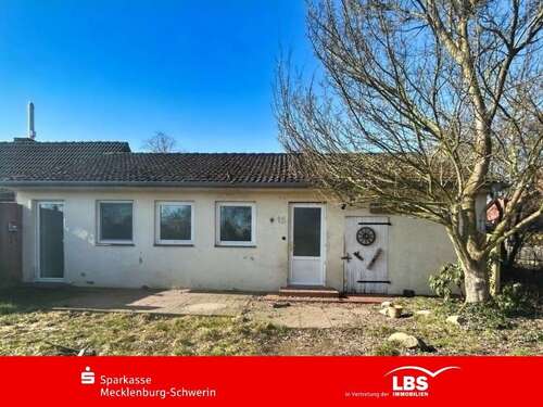 Foto - Haus zum Kaufen in Dersenow 100.000,00 € 80 m²