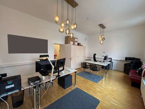 Foto - Büro in Köln 1.850,00 € 30 m² - 1.850,00&nbsp;EUR Kaltmiete, ca.&nbsp; 30,00&nbsp;m&sup2;