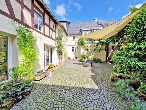 Foto - Haus zum Mieten in Hünstetten-Bechtheim 1.850,00 € 282 m²