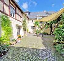 Haus zum Mieten in Hünstetten-Bechtheim 1.850,00 € 282 m²