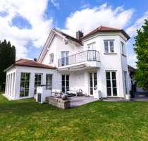 Haus zum Kaufen in Höchberg 1.390.000,00 € 270 m²