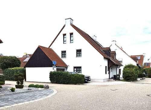Foto - Haus zum Kaufen in Neutraubling 630.000,00 € 140 m²