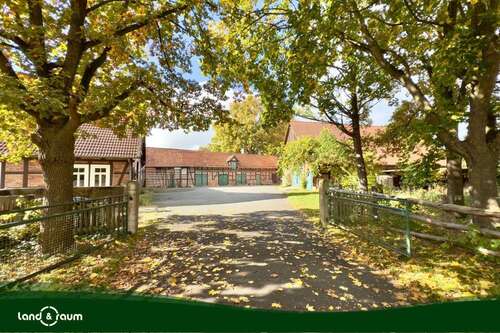 Foto - Haus zum Kaufen in Langenhagen 2.290.000,00 € 350 m²