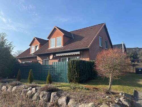 Foto - Haus zum Kaufen in Bad Bodenteich 250.000,00 € 210 m²