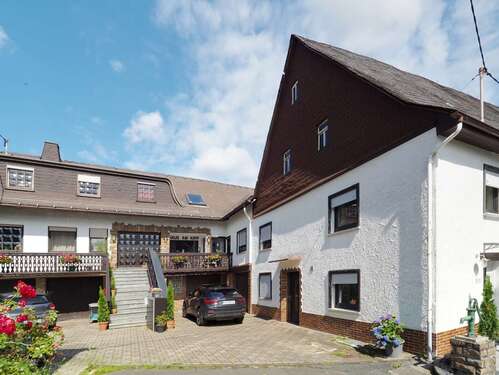 Foto - Haus zum Kaufen in Gutenacker 399.000,00 € 426 m²