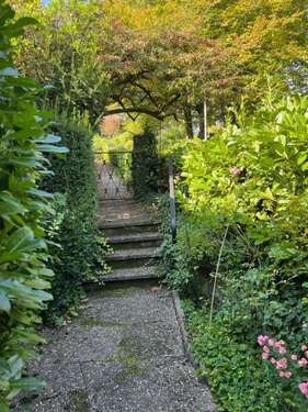 Foto - Haus zum Kaufen in Wiesbaden 1.150.000,00 € 265 m²