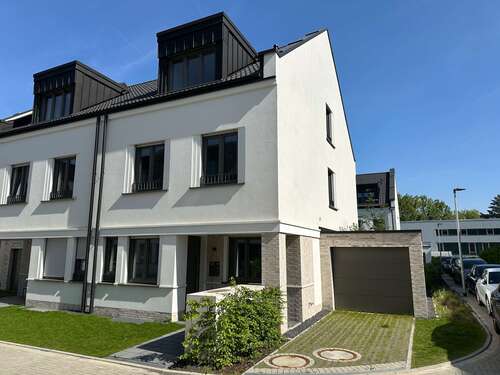 Foto - Haus zum Kaufen in Düsseldorf 1.999.999,00 € 174 m²