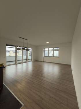 Foto - Wohnung zum Mieten in Großwallstadt 1.740,00 € 174 m²