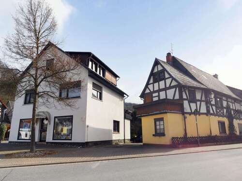 Foto - Haus zum Kaufen in Braunfels 195.000,00 € 185 m²