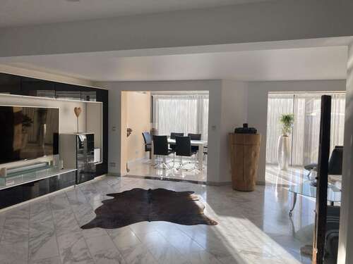 Foto - Haus zum Kaufen in DANNSTADT-SCHAUERNHEIM 695.000,00 € 185 m²