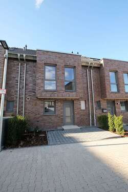 Foto - Haus zum Mieten in Langenfeld (Rheinland) 2.150,00 € 142 m²