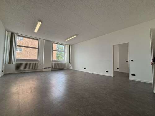 Foto - Büro in Berlin 910,00 € 91 m² - 910,00&nbsp;EUR Kaltmiete, ca.&nbsp; 91,00&nbsp;m&sup2;