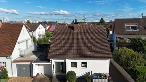 Foto - Haus zum Kaufen in Karlsruhe Neureut 750.000,00 € 238 m²