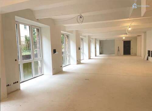 Foto - Halle in Berlin 2.160,00 € 180 m²