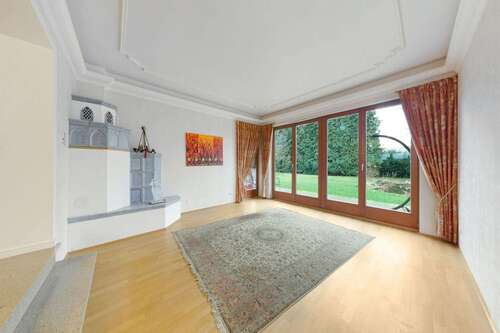 Foto - Haus zum Kaufen in Niederkassel 863.000,00 € 252.01 m²