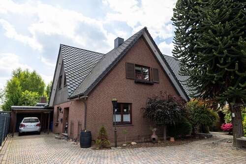 Foto - Haus zum Kaufen in Delmenhorst 397.000,00 € 275 m²