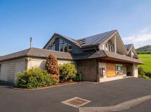 Foto - Haus zum Kaufen in Kirchhundem 299.000,00 € 246 m²