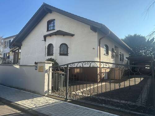 Foto - Haus zum Kaufen in Karben 695.000,00 € 190 m²