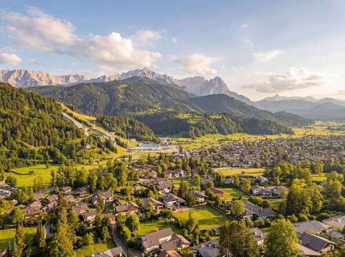 Foto - Grundstück zu verkaufen in Garmisch-Partenkirchen 3.750.000,00 € 2649 m²