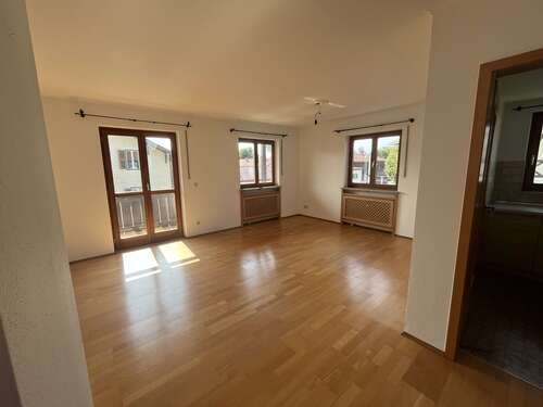 Foto - Wohnung zum Mieten in Holzkirchen 850,00 € 56 m²