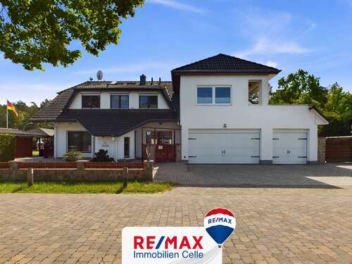 Foto - Haus zum Kaufen in Hambühren 650.000,00 € 249 m²