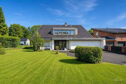 Foto - Haus zum Kaufen in Lohmar 839.000,00 € 290 m²