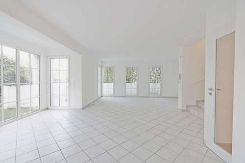 Foto - Haus zum Mieten in Hofheim 2.500,00 € 170 m²