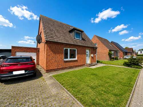 Foto - Haus zum Kaufen in Wesselburen 135.000,00 € 100 m²