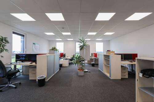 Foto - Büro in Kösching 3.300,00 € 330 m²
