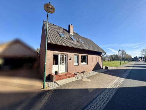 Foto - Haus zum Kaufen in Lage 165.000,00 € 110 m²